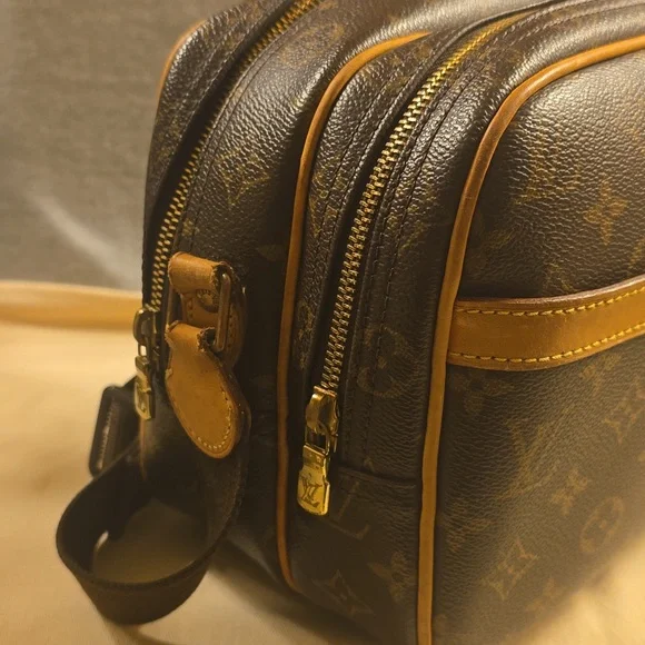 Louis Vuitton Monogrammed Reporter Bag PM - Picture 3 of 14